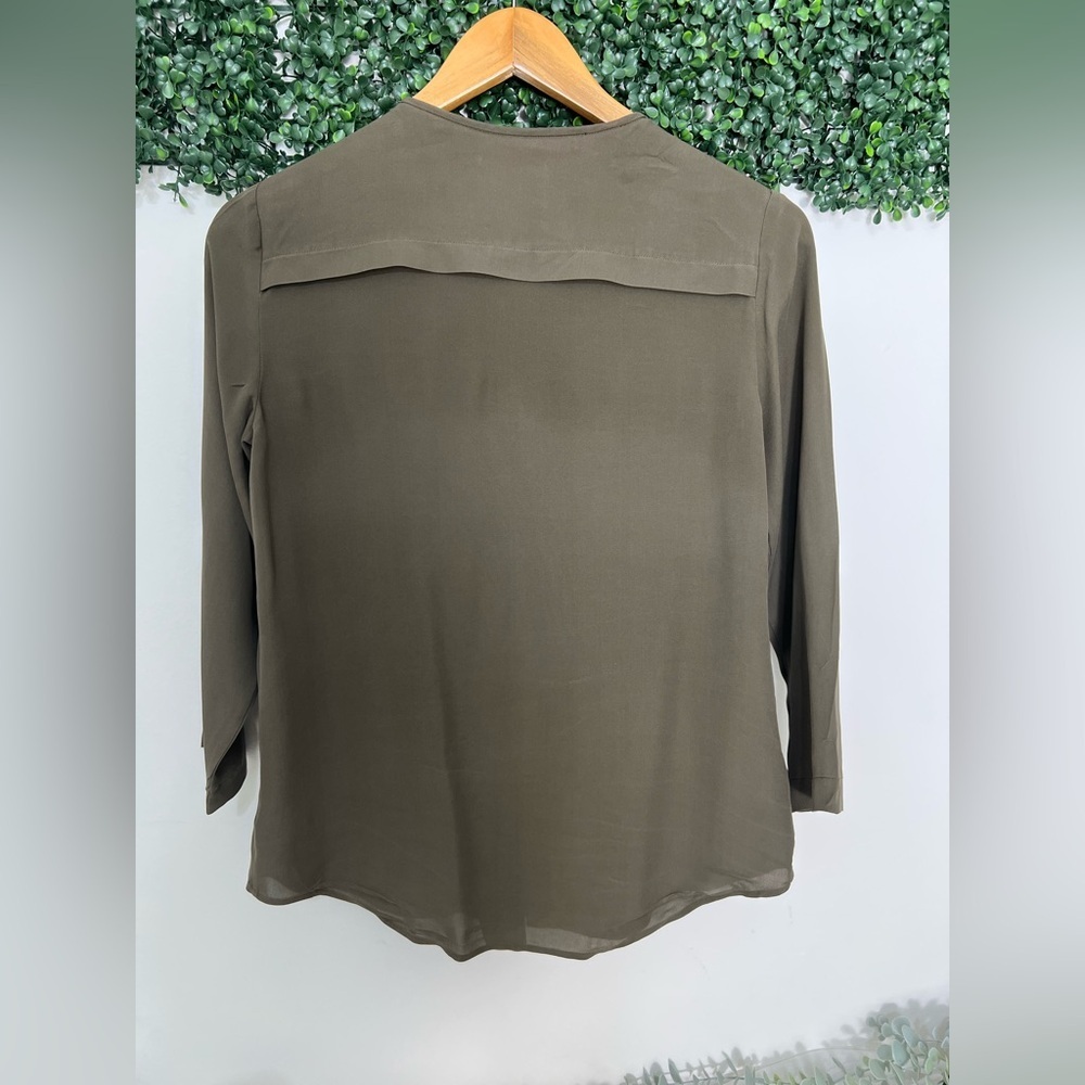 Theory‎ 100% Silk Military Zipper Pocket Olive Green Quiet Luxury Blouse Small - Picture 3 of 10